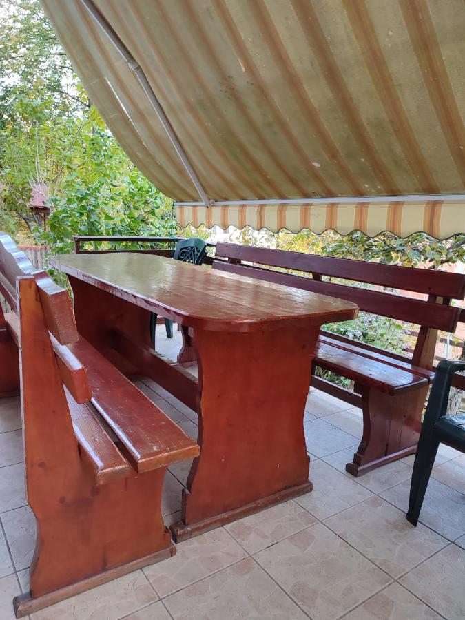 Vila Brazilor Качулата Екстериор снимка