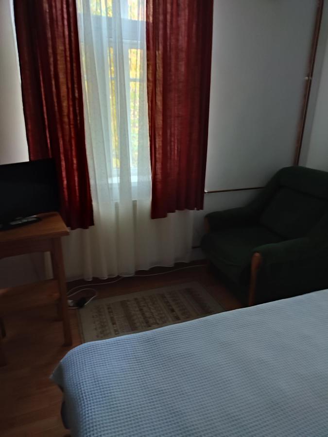Vila Brazilor Качулата Екстериор снимка