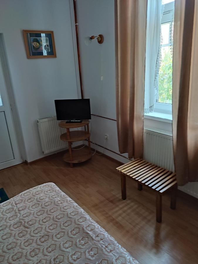 Vila Brazilor Качулата Екстериор снимка