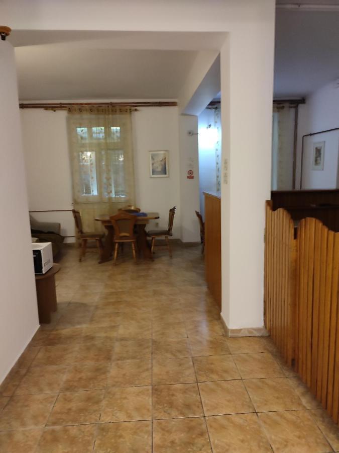 Vila Brazilor Качулата Екстериор снимка