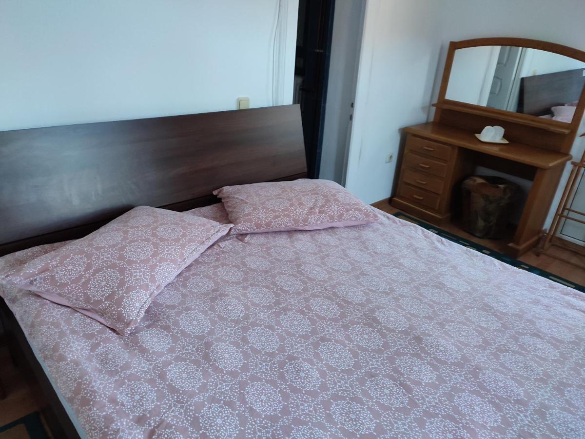 Vila Brazilor Качулата Екстериор снимка